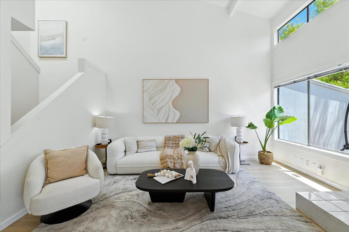 Detail Gallery Image 3 of 49 For 3383 Los Prados St, San Mateo,  CA 94403 - 2 Beds | 2 Baths