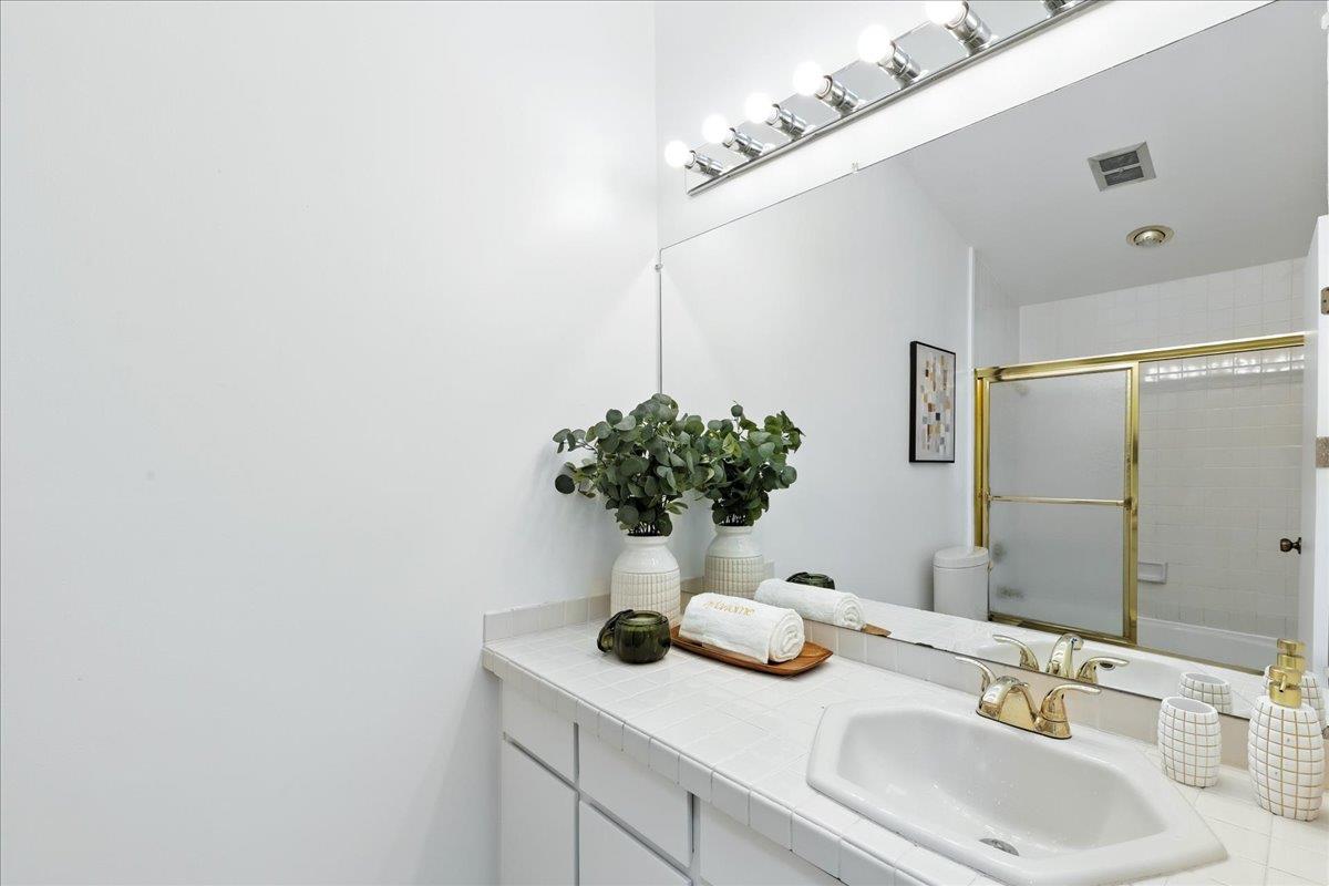 Detail Gallery Image 36 of 49 For 3383 Los Prados St, San Mateo,  CA 94403 - 2 Beds | 2 Baths