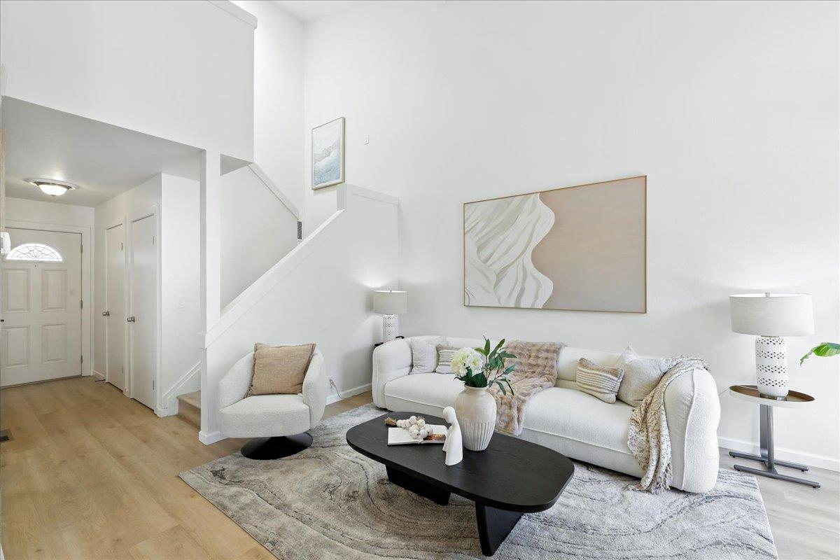 Detail Gallery Image 7 of 49 For 3383 Los Prados St, San Mateo,  CA 94403 - 2 Beds | 2 Baths