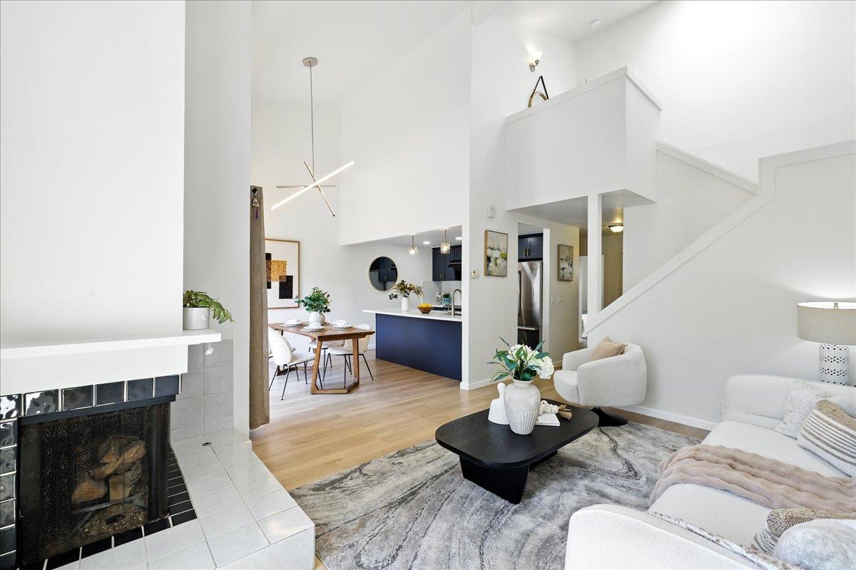 Detail Gallery Image 8 of 49 For 3383 Los Prados St, San Mateo,  CA 94403 - 2 Beds | 2 Baths