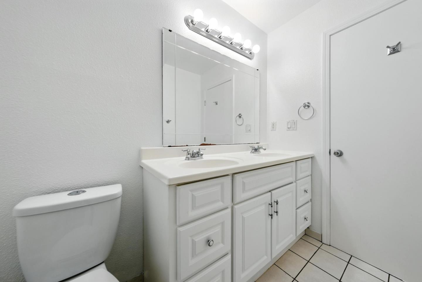 Detail Gallery Image 16 of 31 For 2930 Magnolia St, Emeryville,  CA 94608 - 1 Beds | 1/1 Baths