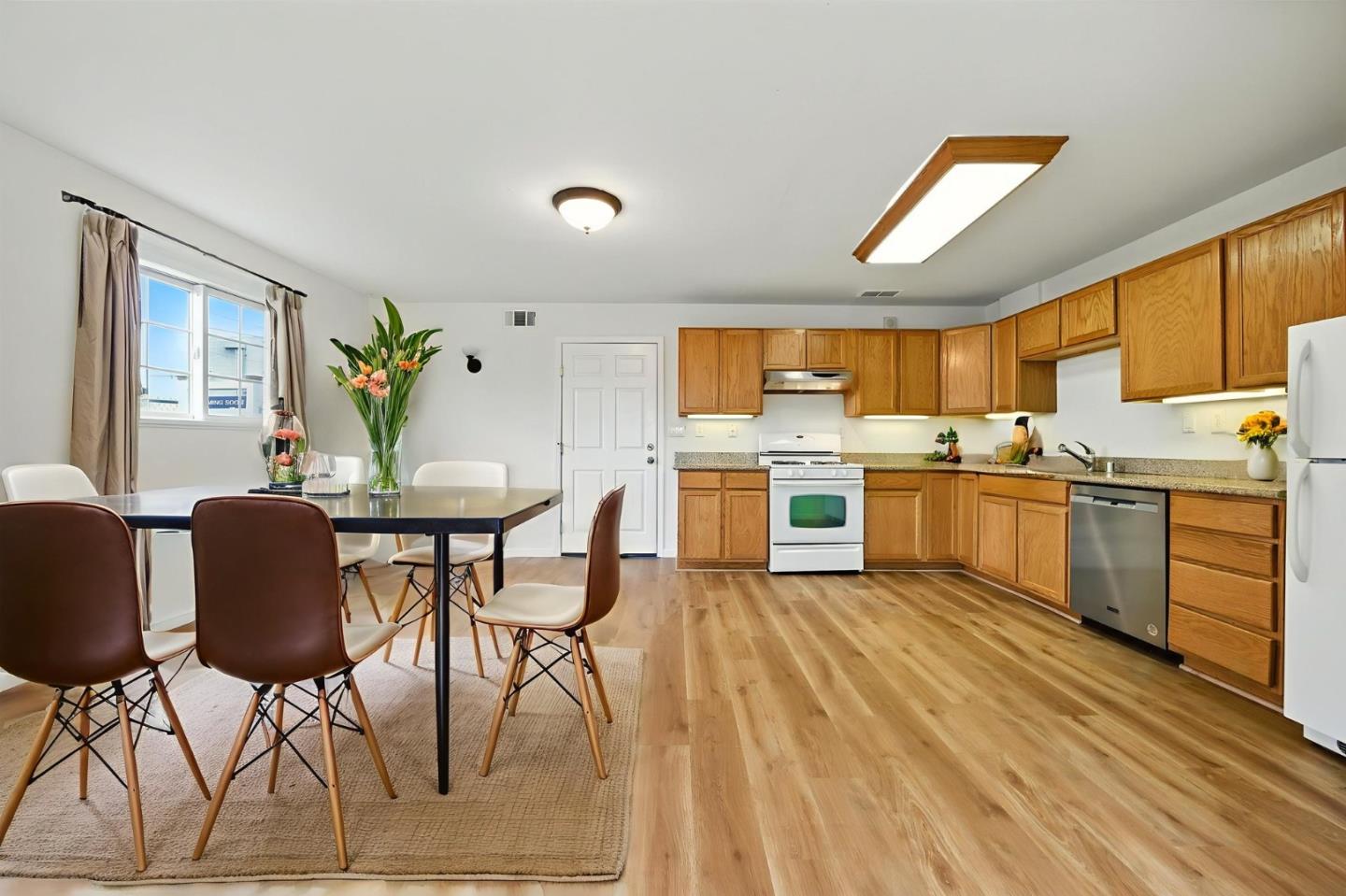 Detail Gallery Image 6 of 31 For 2930 Magnolia St, Emeryville,  CA 94608 - 1 Beds | 1/1 Baths