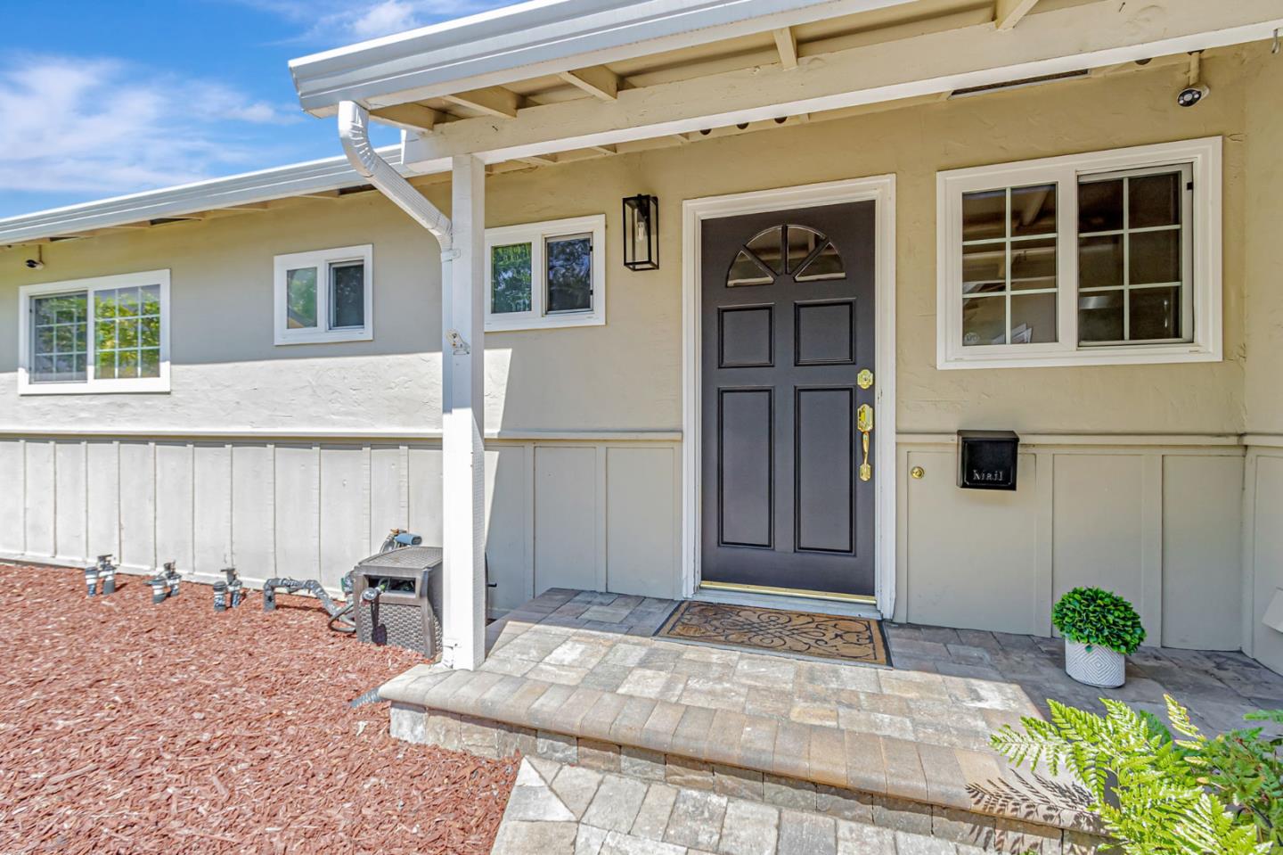 Detail Gallery Image 3 of 19 For 5284 Herbert Dr, San Jose,  CA 95124 - 3 Beds | 2 Baths