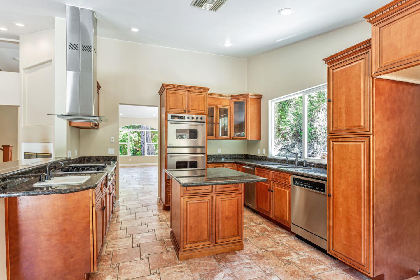 Detail Gallery Image 13 of 48 For 60 Toyon Way, Carmel Valley,  CA 93924 - 3 Beds | 3 Baths