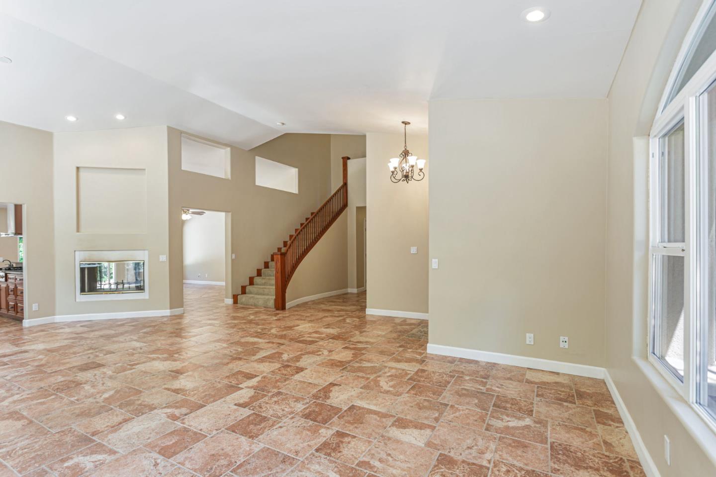Detail Gallery Image 8 of 48 For 60 Toyon Way, Carmel Valley,  CA 93924 - 3 Beds | 3 Baths