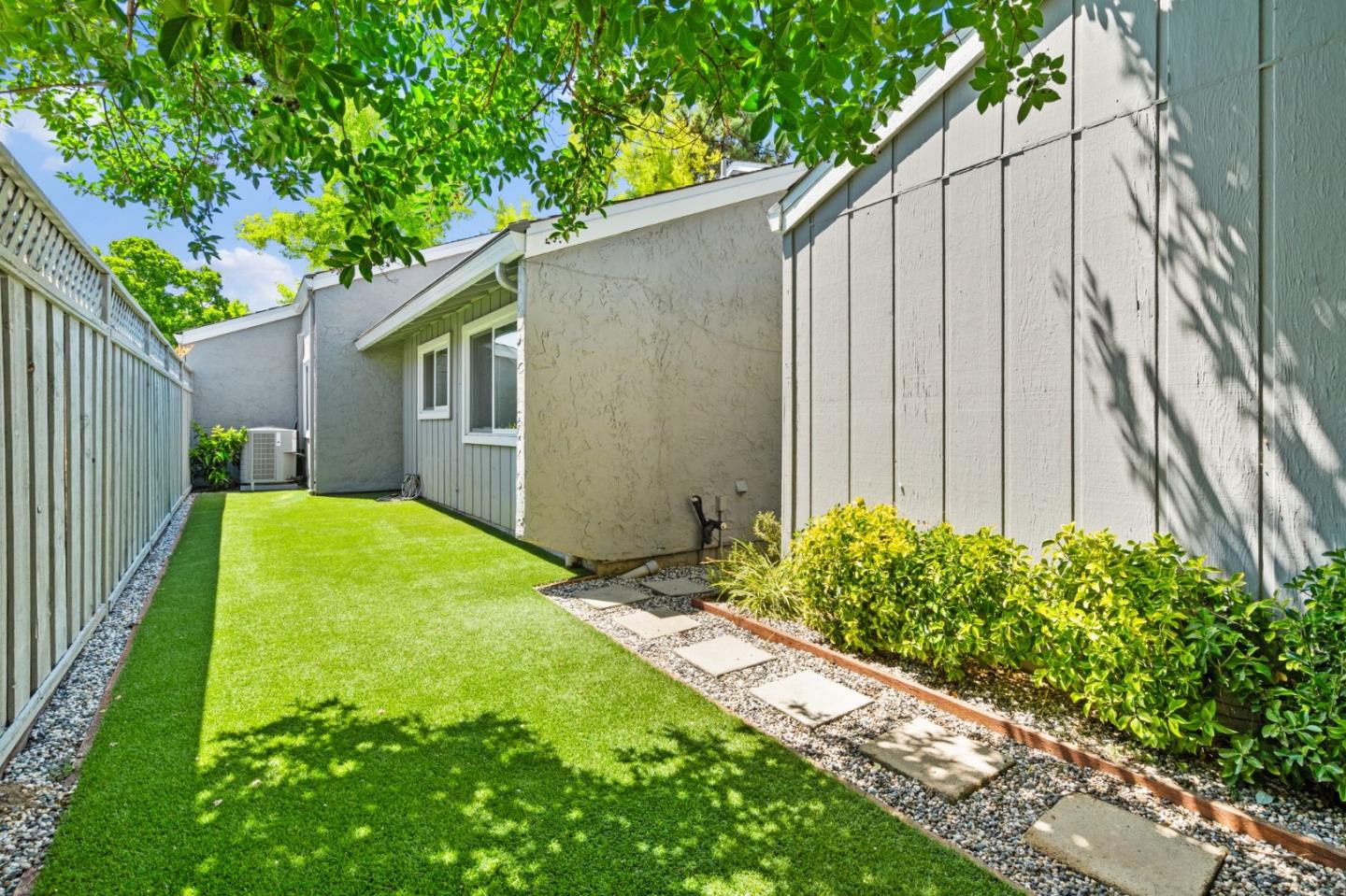 Detail Gallery Image 36 of 48 For 1036 Cumberland Pl, San Jose,  CA 95125 - 2 Beds | 2 Baths