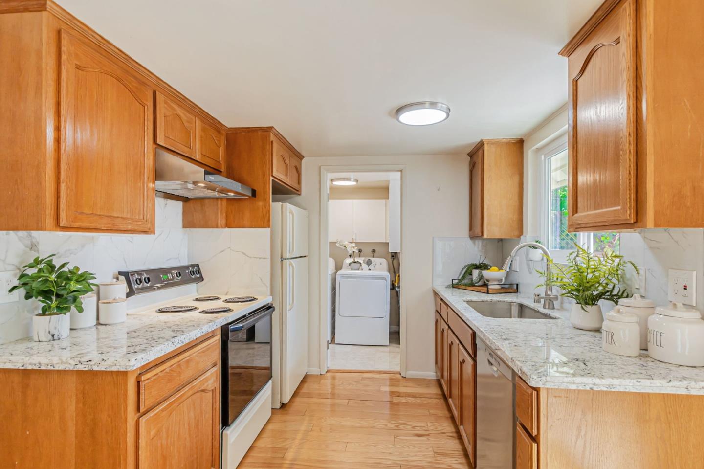 Detail Gallery Image 11 of 32 For 10458 Lockwood Dr, Cupertino,  CA 95014 - – Beds | – Baths