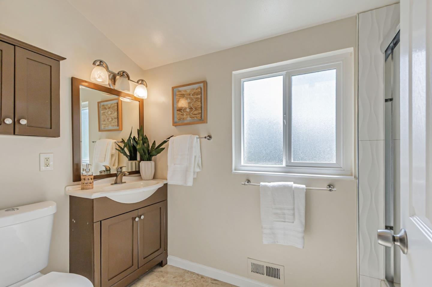 Detail Gallery Image 24 of 32 For 10458 Lockwood Dr, Cupertino,  CA 95014 - – Beds | – Baths