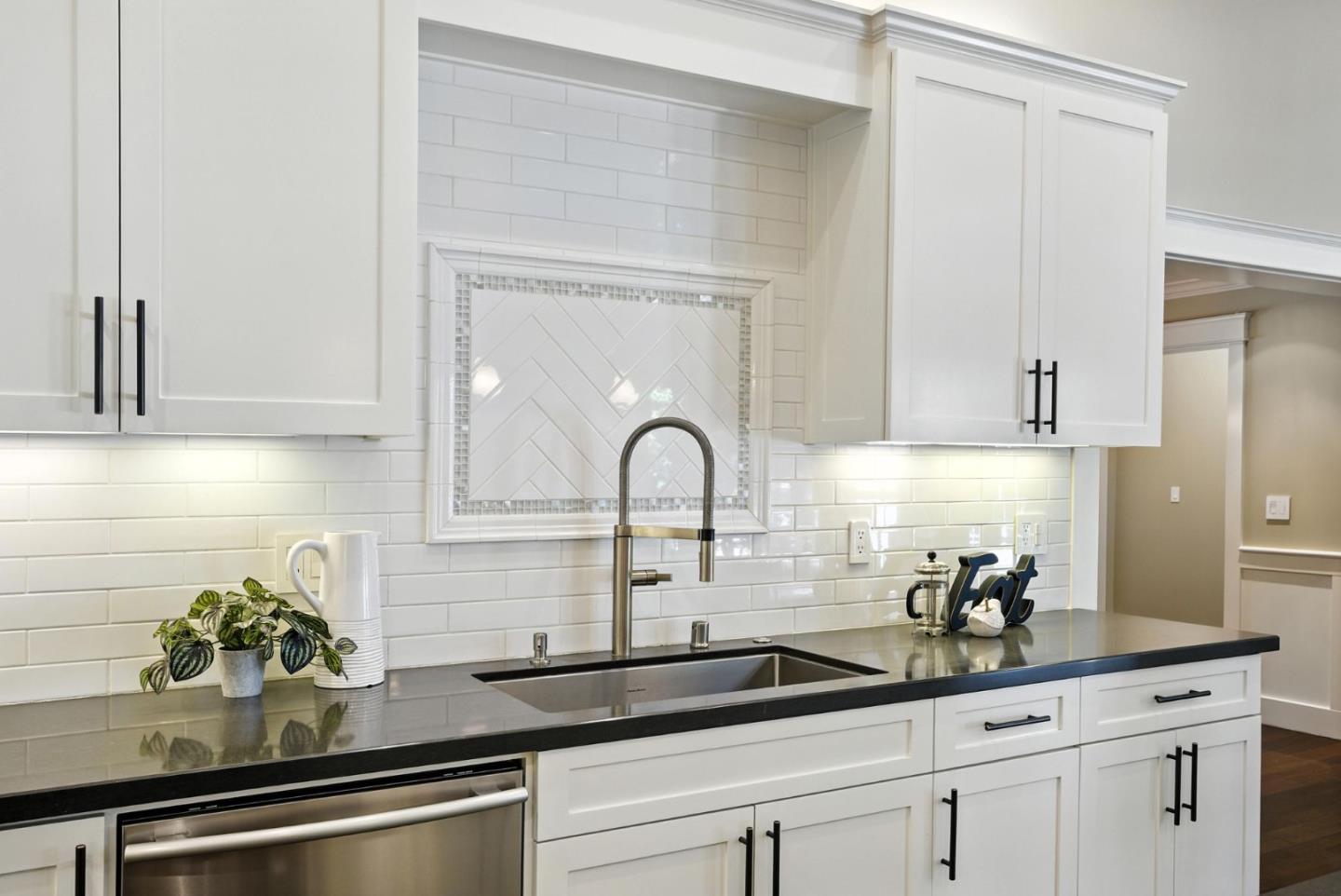 Detail Gallery Image 10 of 43 For 1108 Covington Rd, Los Altos,  CA 94024 - 4 Beds | 3 Baths