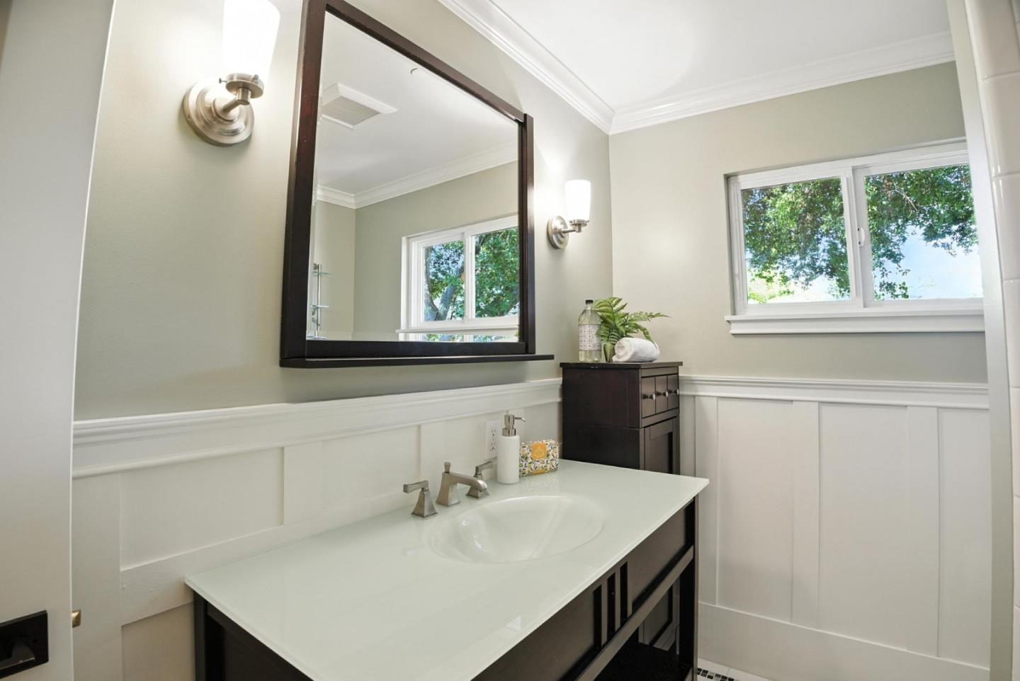 Detail Gallery Image 22 of 43 For 1108 Covington Rd, Los Altos,  CA 94024 - 4 Beds | 3 Baths