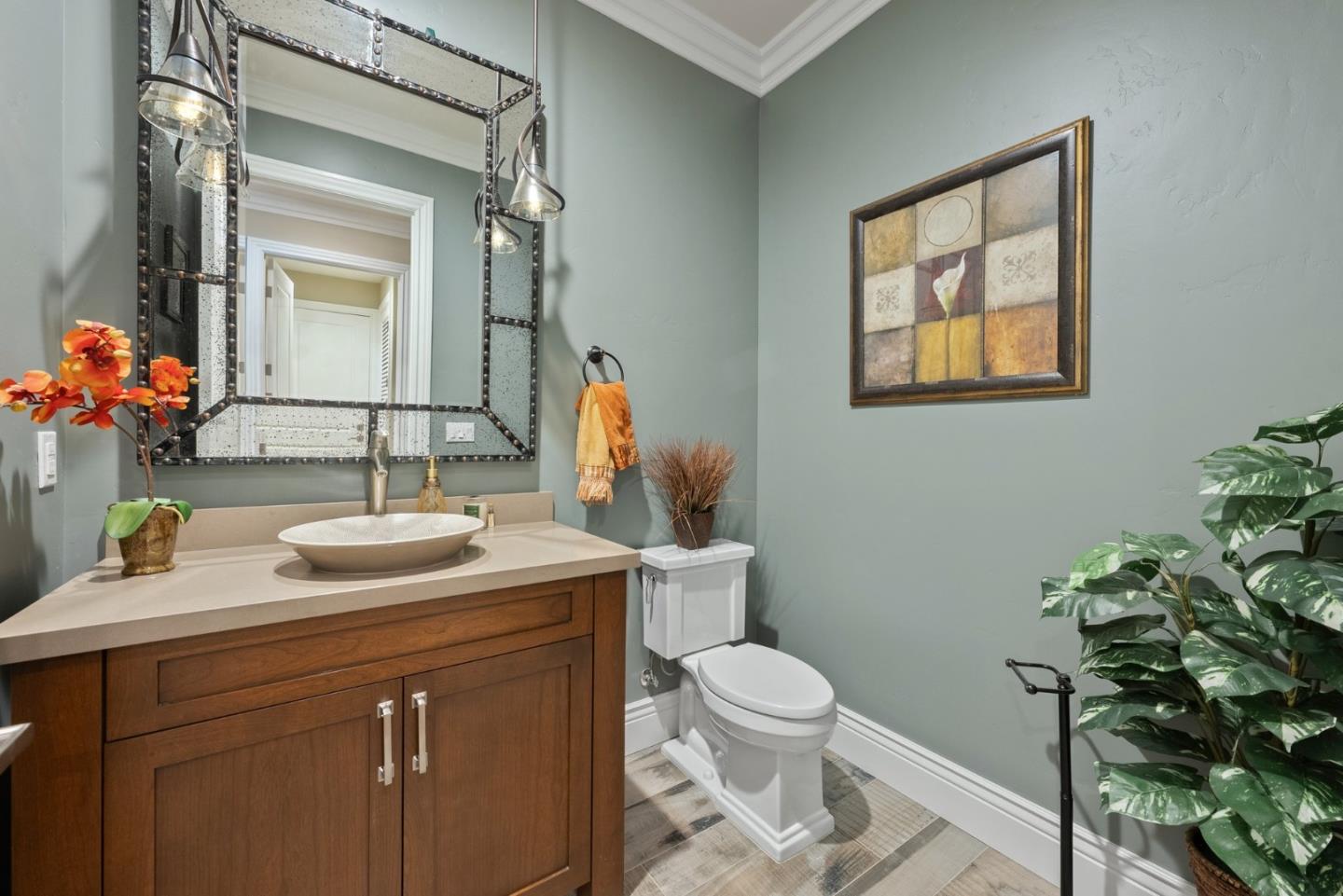 Detail Gallery Image 11 of 103 For 1529 Glenwood Ave, San Jose,  CA 95125 - 5 Beds | 5/1 Baths