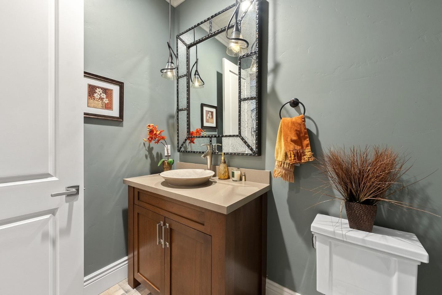 Detail Gallery Image 12 of 103 For 1529 Glenwood Ave, San Jose,  CA 95125 - 5 Beds | 5/1 Baths