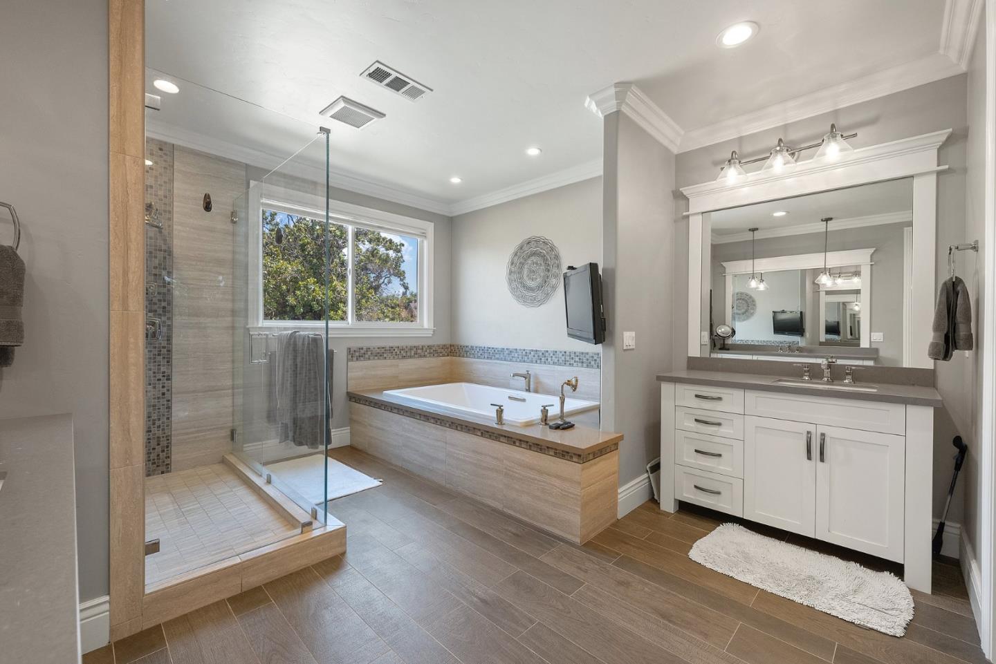 Detail Gallery Image 44 of 103 For 1529 Glenwood Ave, San Jose,  CA 95125 - 5 Beds | 5/1 Baths
