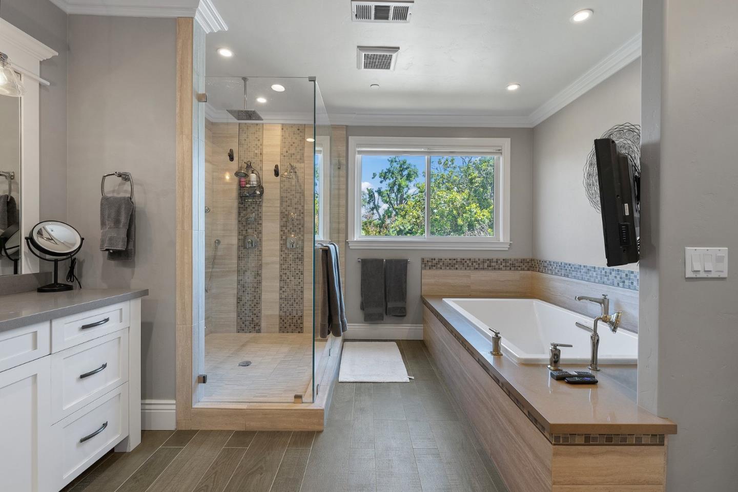 Detail Gallery Image 46 of 103 For 1529 Glenwood Ave, San Jose,  CA 95125 - 5 Beds | 5/1 Baths