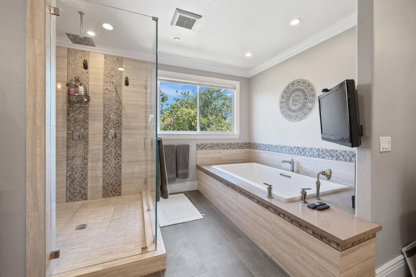 Detail Gallery Image 47 of 103 For 1529 Glenwood Ave, San Jose,  CA 95125 - 5 Beds | 5/1 Baths