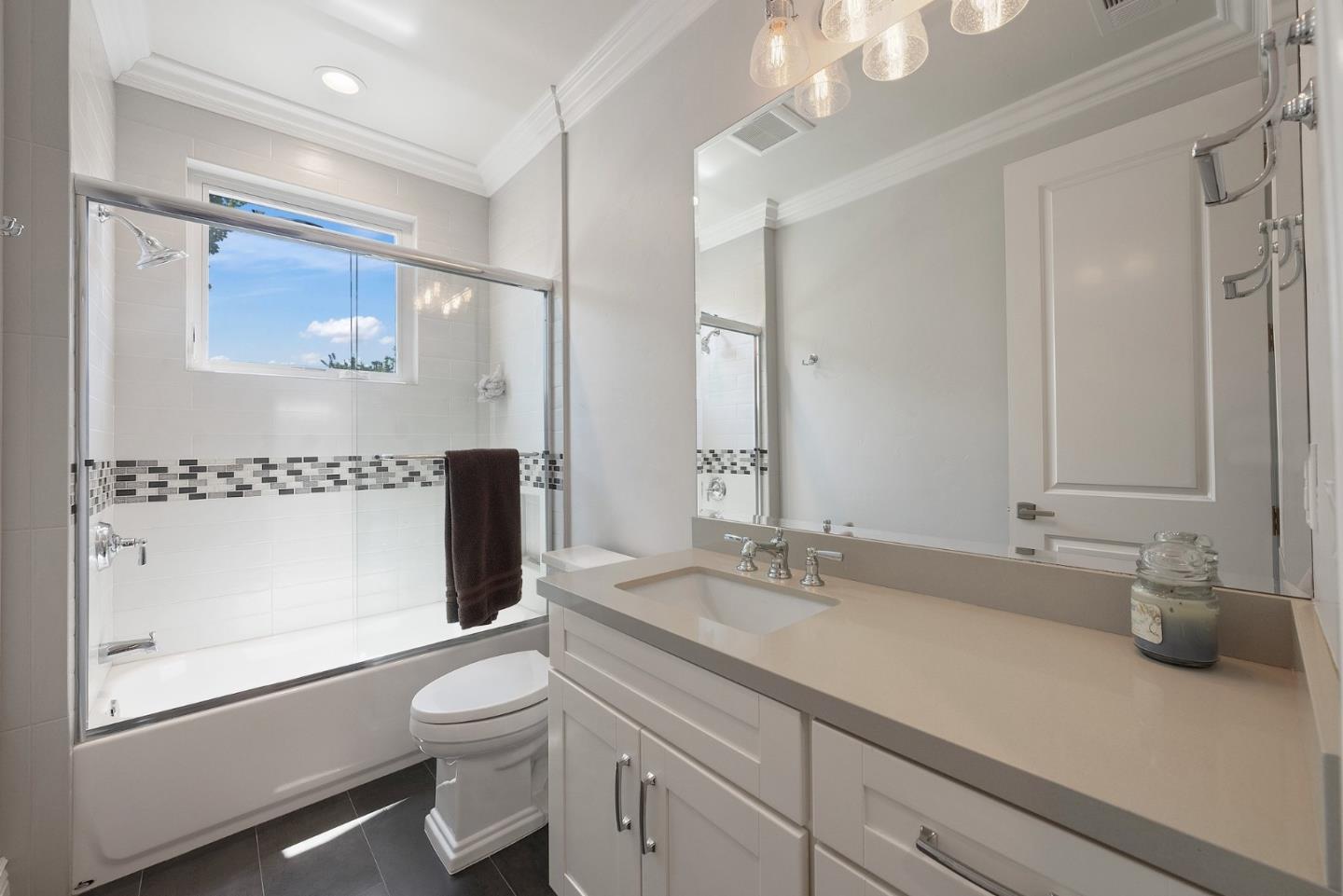 Detail Gallery Image 52 of 103 For 1529 Glenwood Ave, San Jose,  CA 95125 - 5 Beds | 5/1 Baths