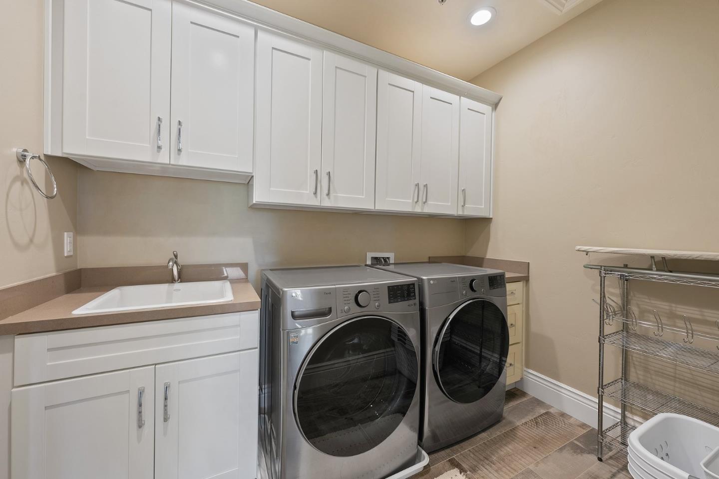 Detail Gallery Image 62 of 103 For 1529 Glenwood Ave, San Jose,  CA 95125 - 5 Beds | 5/1 Baths