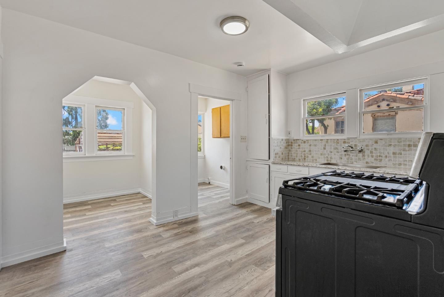 Detail Gallery Image 14 of 32 For 65 S Claremont Ave, San Jose,  CA 95127 - 2 Beds | 1 Baths