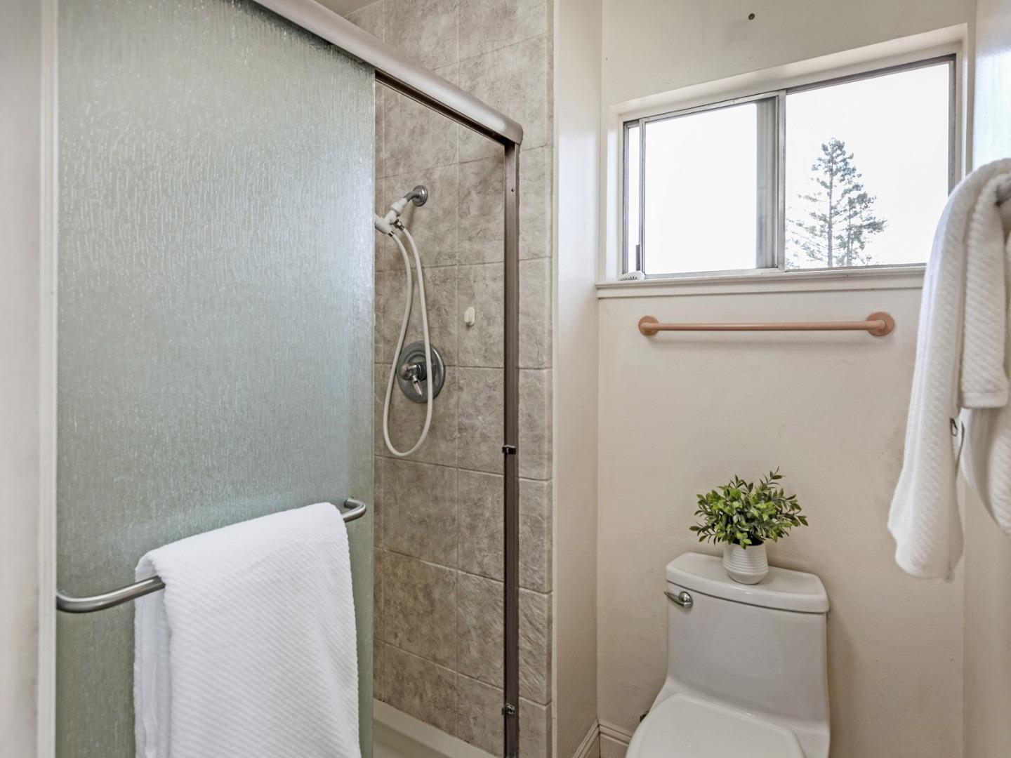 Detail Gallery Image 24 of 31 For 1312 Glen Haven Dr, San Jose,  CA 95129 - 4 Beds | 3 Baths