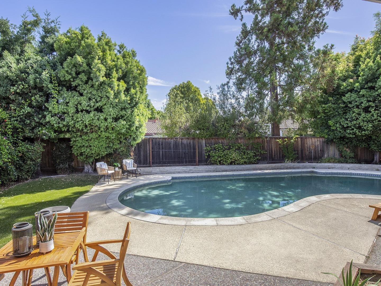 Detail Gallery Image 30 of 31 For 1312 Glen Haven Dr, San Jose,  CA 95129 - 4 Beds | 3 Baths