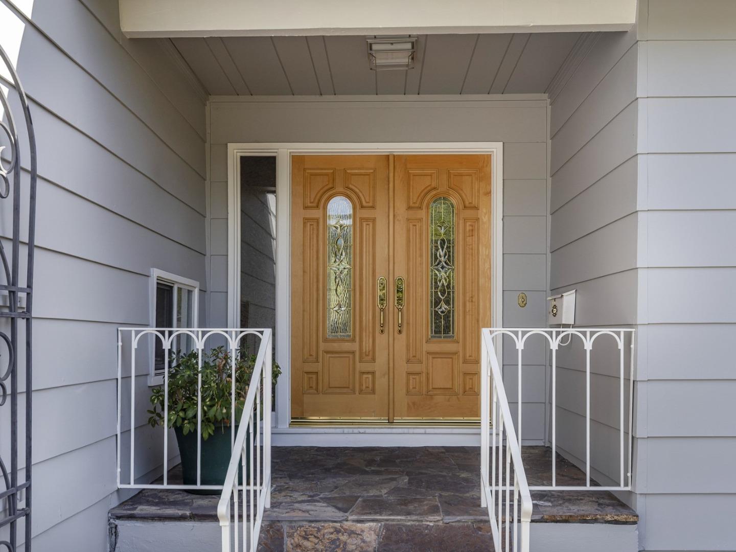 Detail Gallery Image 4 of 31 For 1312 Glen Haven Dr, San Jose,  CA 95129 - 4 Beds | 3 Baths