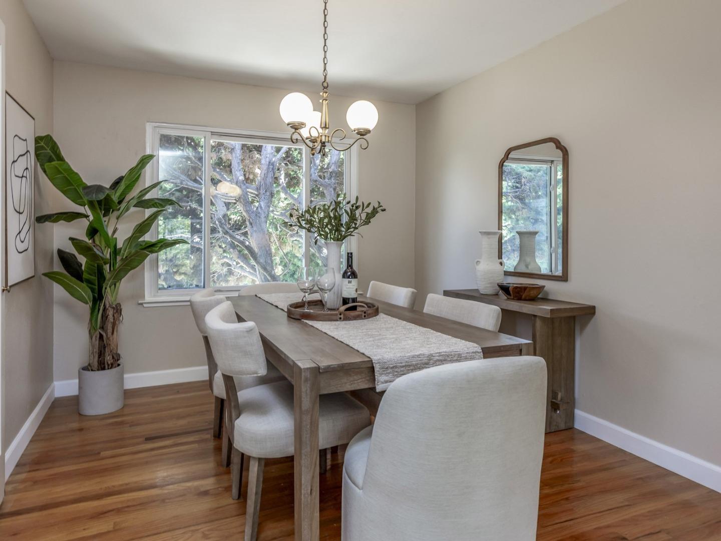 Detail Gallery Image 7 of 31 For 1312 Glen Haven Dr, San Jose,  CA 95129 - 4 Beds | 3 Baths