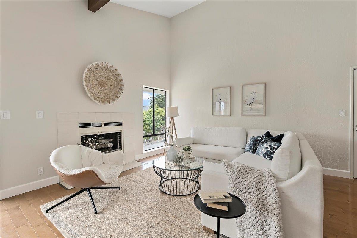 Detail Gallery Image 3 of 23 For 444 Cypress Ave, Half Moon Bay,  CA 94019 - 2 Beds | 2 Baths