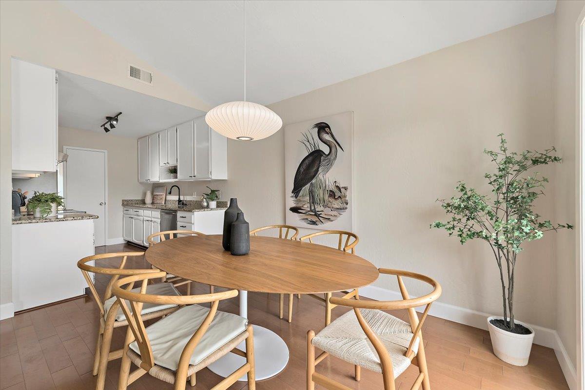 Detail Gallery Image 6 of 23 For 444 Cypress Ave, Half Moon Bay,  CA 94019 - 2 Beds | 2 Baths