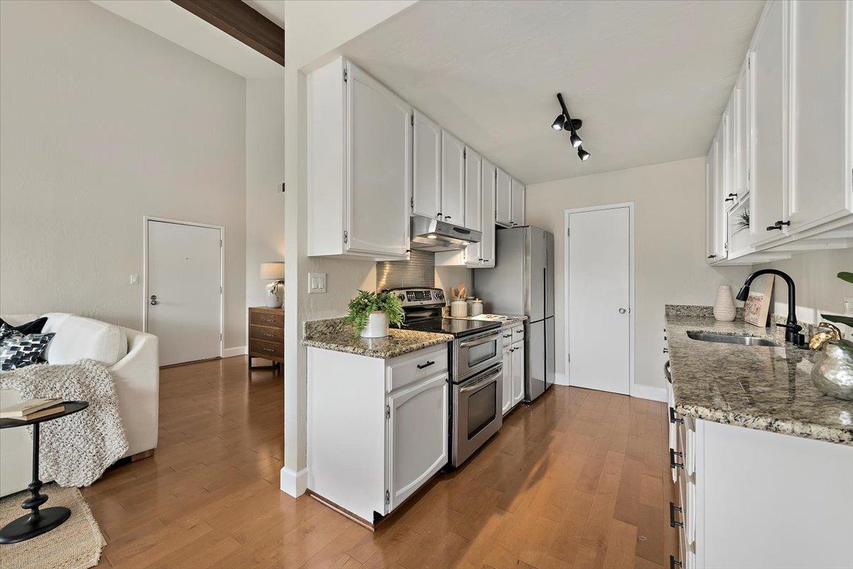 Detail Gallery Image 7 of 23 For 444 Cypress Ave, Half Moon Bay,  CA 94019 - 2 Beds | 2 Baths