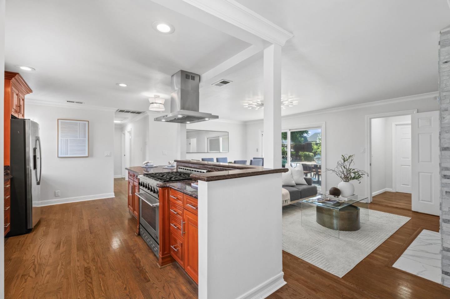 Detail Gallery Image 12 of 49 For 15670 Woodard Rd, San Jose,  CA 95124 - 4 Beds | 3 Baths