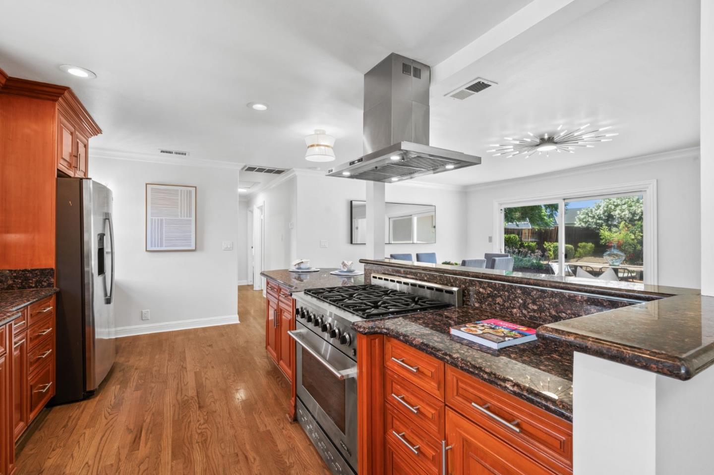 Detail Gallery Image 13 of 49 For 15670 Woodard Rd, San Jose,  CA 95124 - 4 Beds | 3 Baths