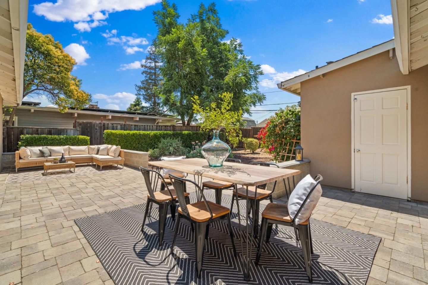 Detail Gallery Image 37 of 49 For 15670 Woodard Rd, San Jose,  CA 95124 - 4 Beds | 3 Baths