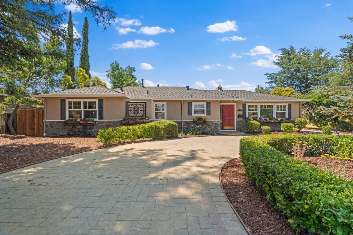 Detail Gallery Image 4 of 49 For 15670 Woodard Rd, San Jose,  CA 95124 - 4 Beds | 3 Baths