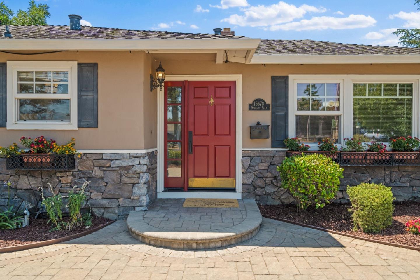 Detail Gallery Image 5 of 49 For 15670 Woodard Rd, San Jose,  CA 95124 - 4 Beds | 3 Baths