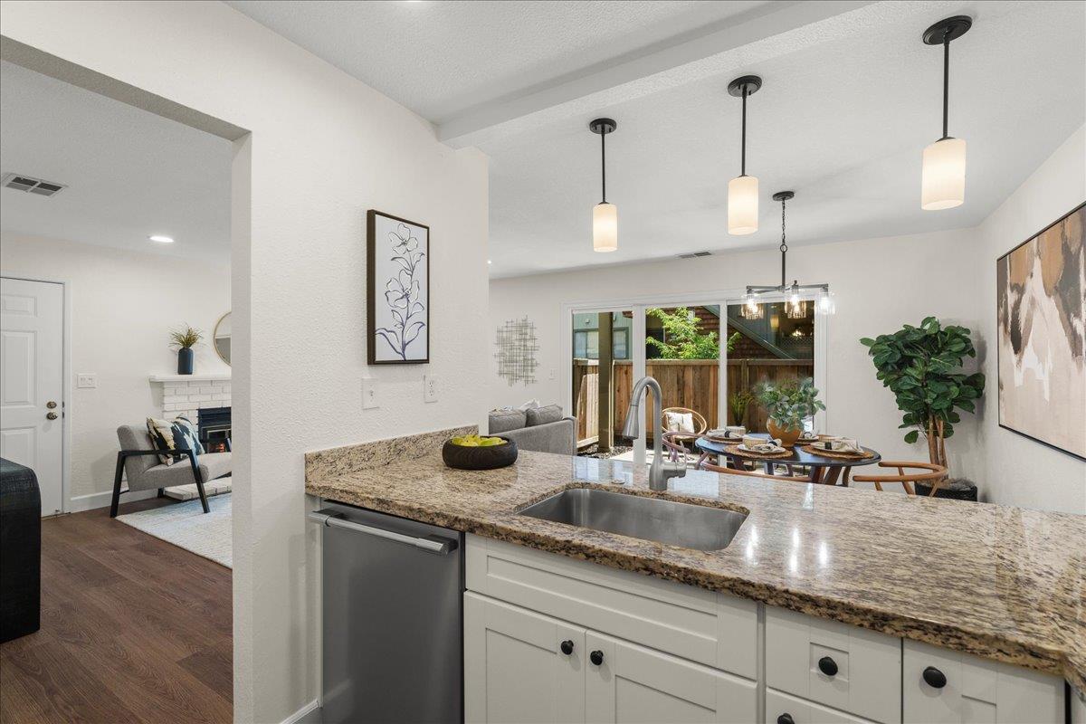 Detail Gallery Image 10 of 27 For 1305 La Terrace Cir, San Jose,  CA 95123 - 2 Beds | 1 Baths