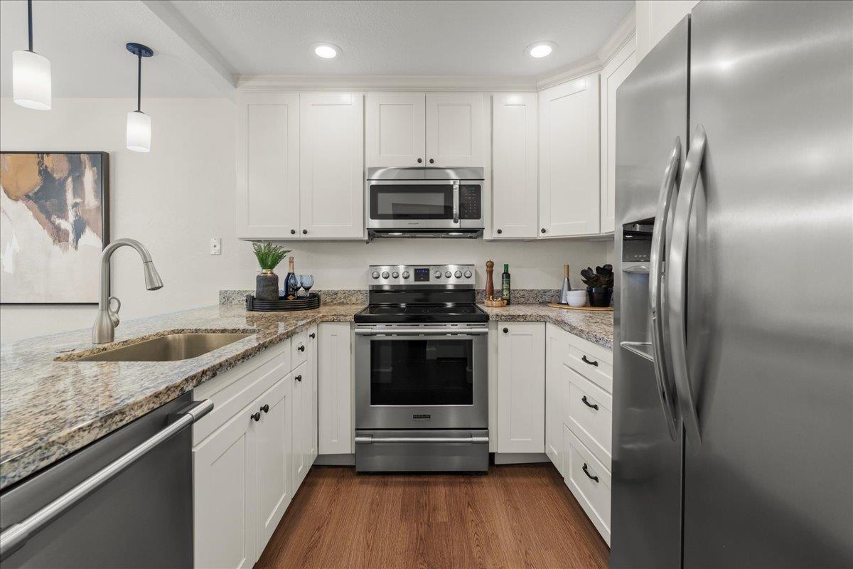 Detail Gallery Image 8 of 27 For 1305 La Terrace Cir, San Jose,  CA 95123 - 2 Beds | 1 Baths