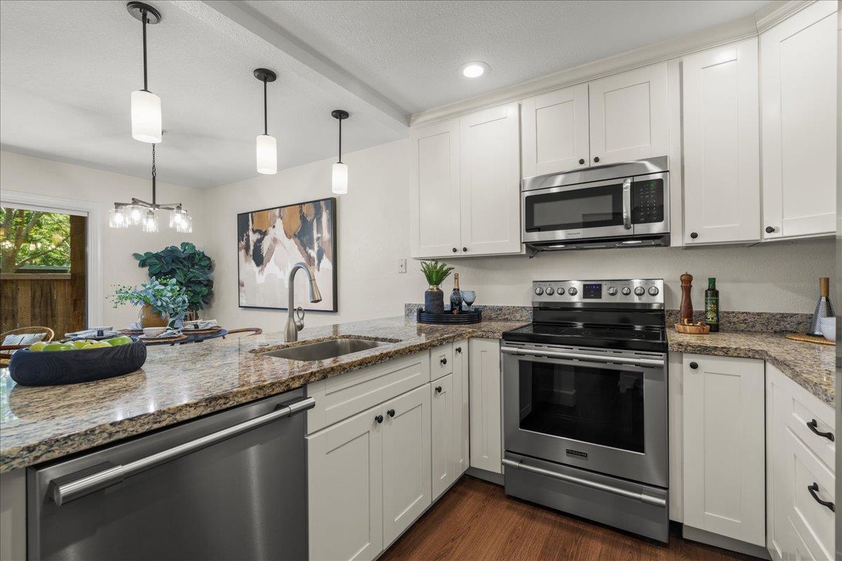 Detail Gallery Image 9 of 27 For 1305 La Terrace Cir, San Jose,  CA 95123 - 2 Beds | 1 Baths