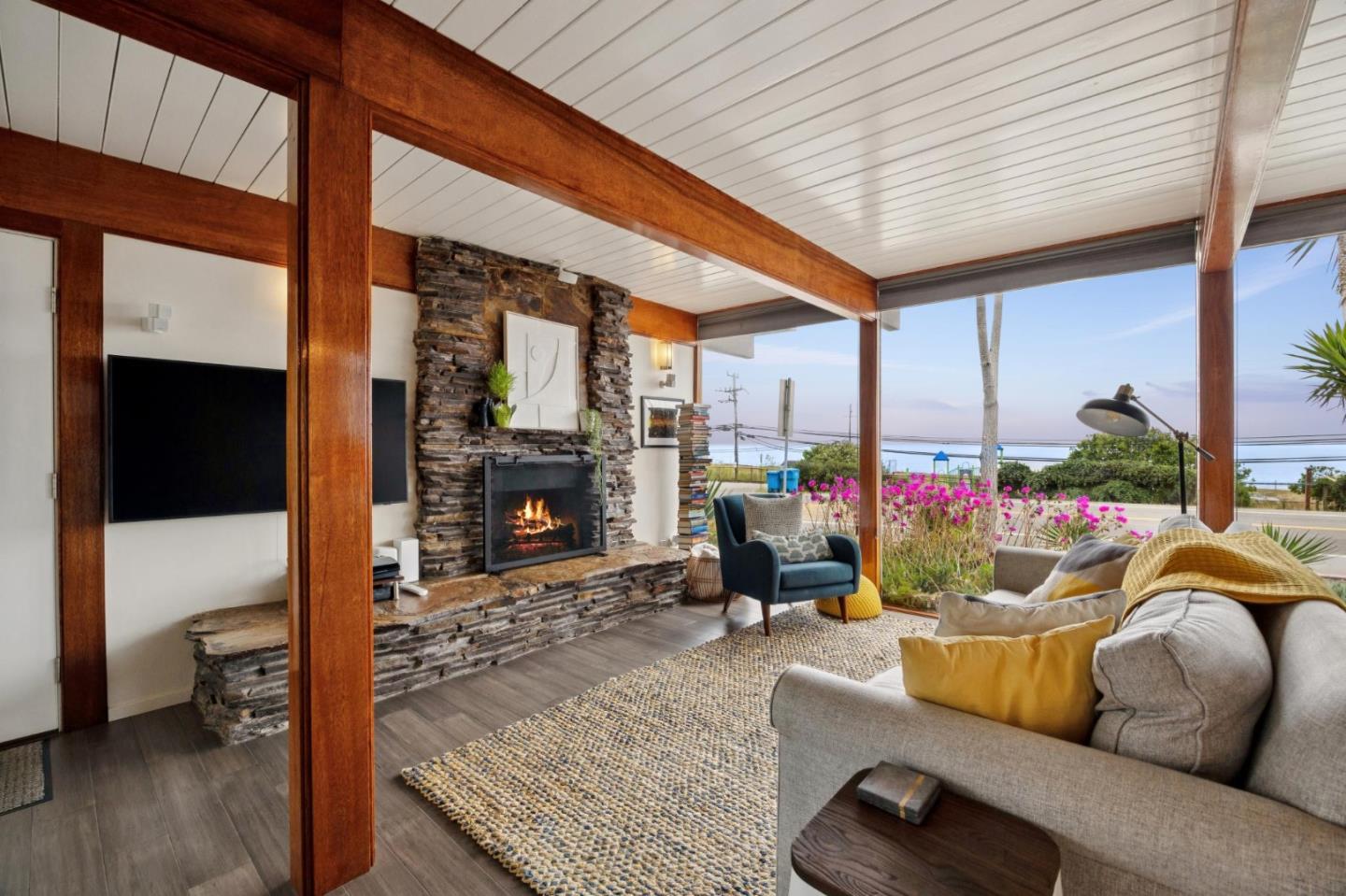 Detail Gallery Image 10 of 45 For 990 Avenue Alhambra, Half Moon Bay,  CA 94019 - 3 Beds | 2 Baths