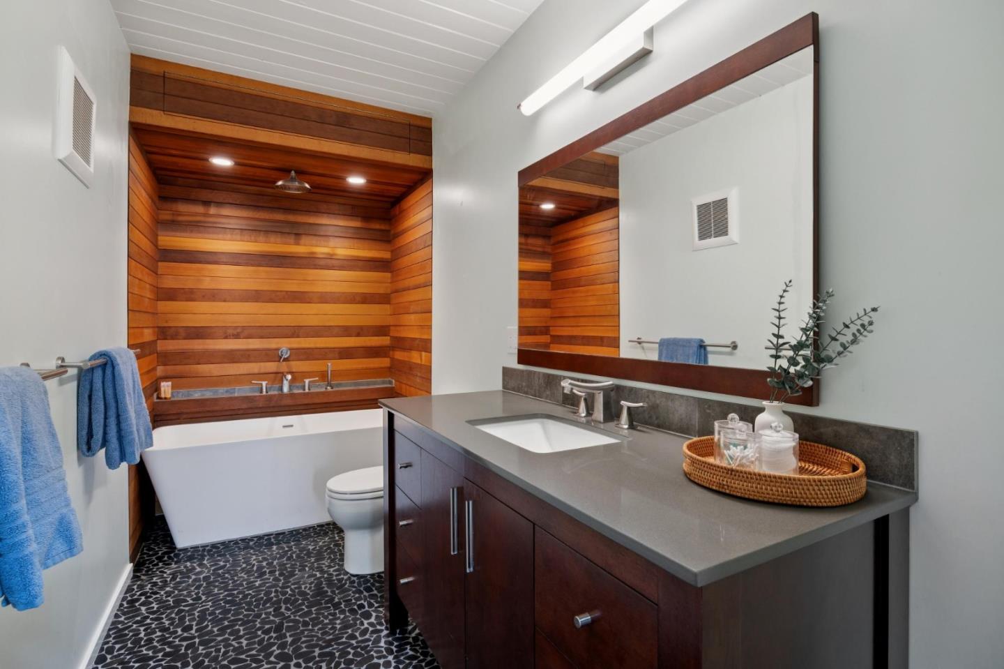 Detail Gallery Image 32 of 45 For 990 Avenue Alhambra, Half Moon Bay,  CA 94019 - 3 Beds | 2 Baths