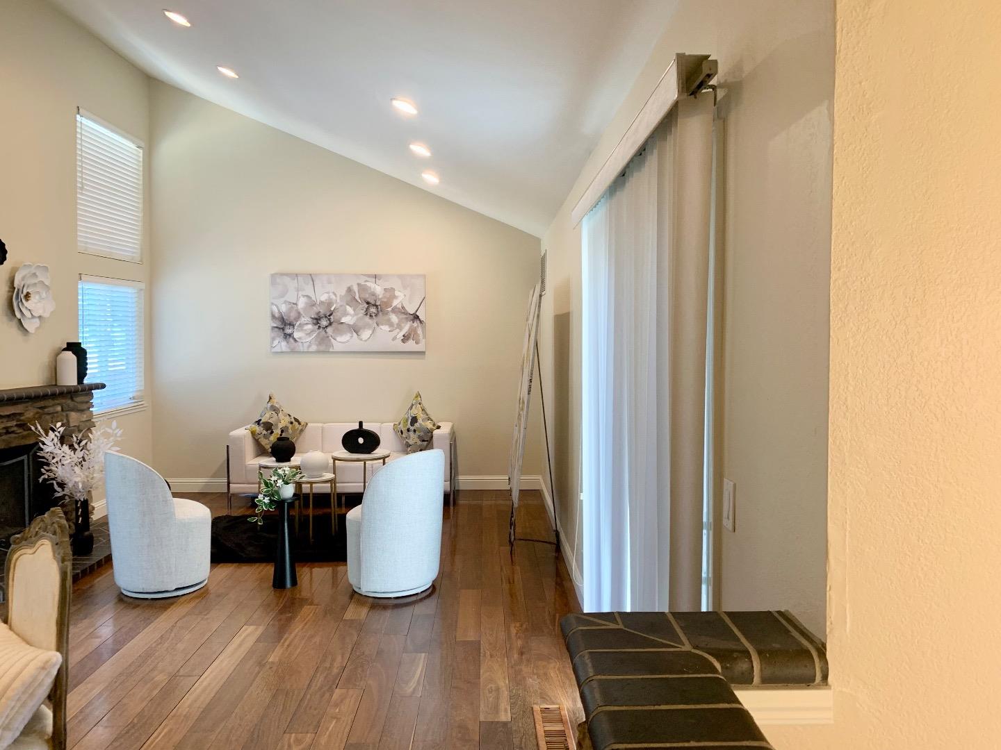 Detail Gallery Image 12 of 45 For 2128 Canoas Garden Ave #D,  San Jose,  CA 95125 - 2 Beds | 1/1 Baths