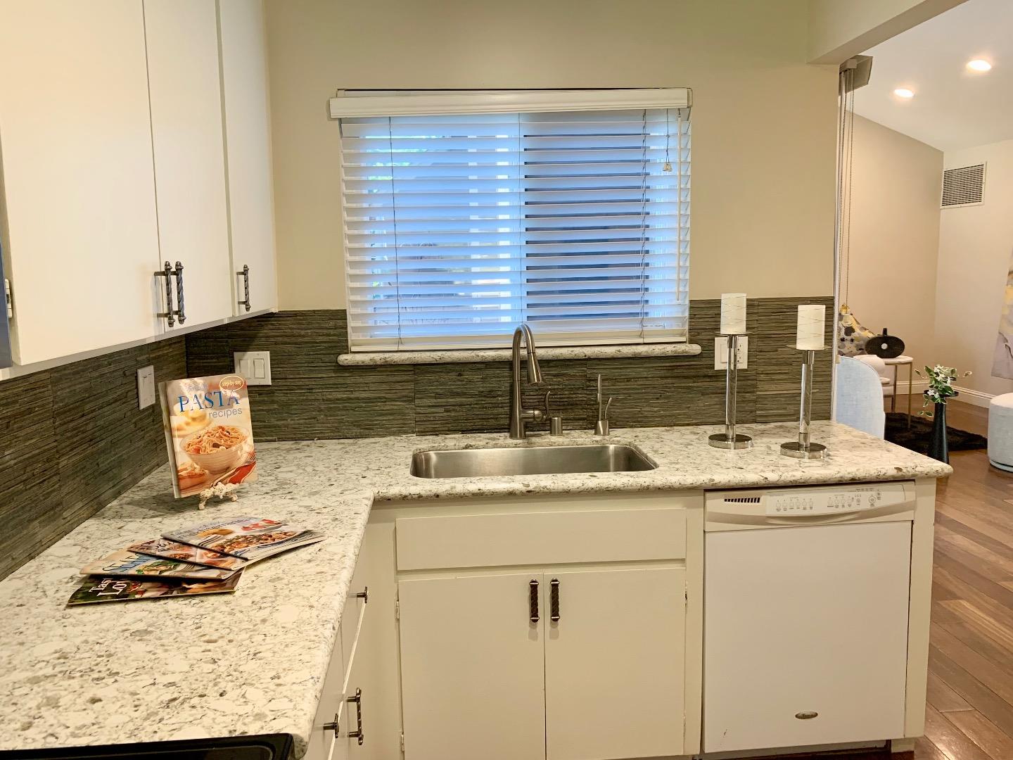 Detail Gallery Image 28 of 45 For 2128 Canoas Garden Ave #D,  San Jose,  CA 95125 - 2 Beds | 1/1 Baths