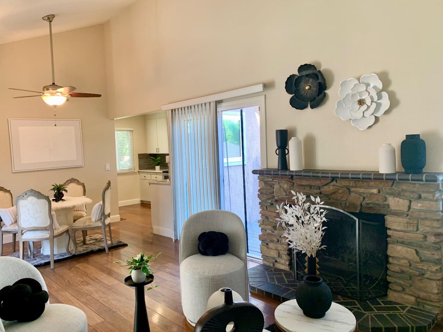 Detail Gallery Image 7 of 45 For 2128 Canoas Garden Ave #D,  San Jose,  CA 95125 - 2 Beds | 1/1 Baths