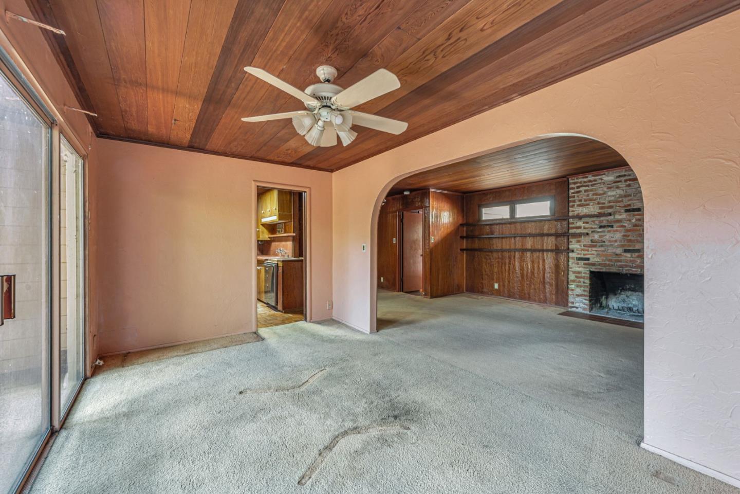 Detail Gallery Image 11 of 19 For 1036 Almanor Ave, Menlo Park,  CA 94025 - 3 Beds | 2 Baths
