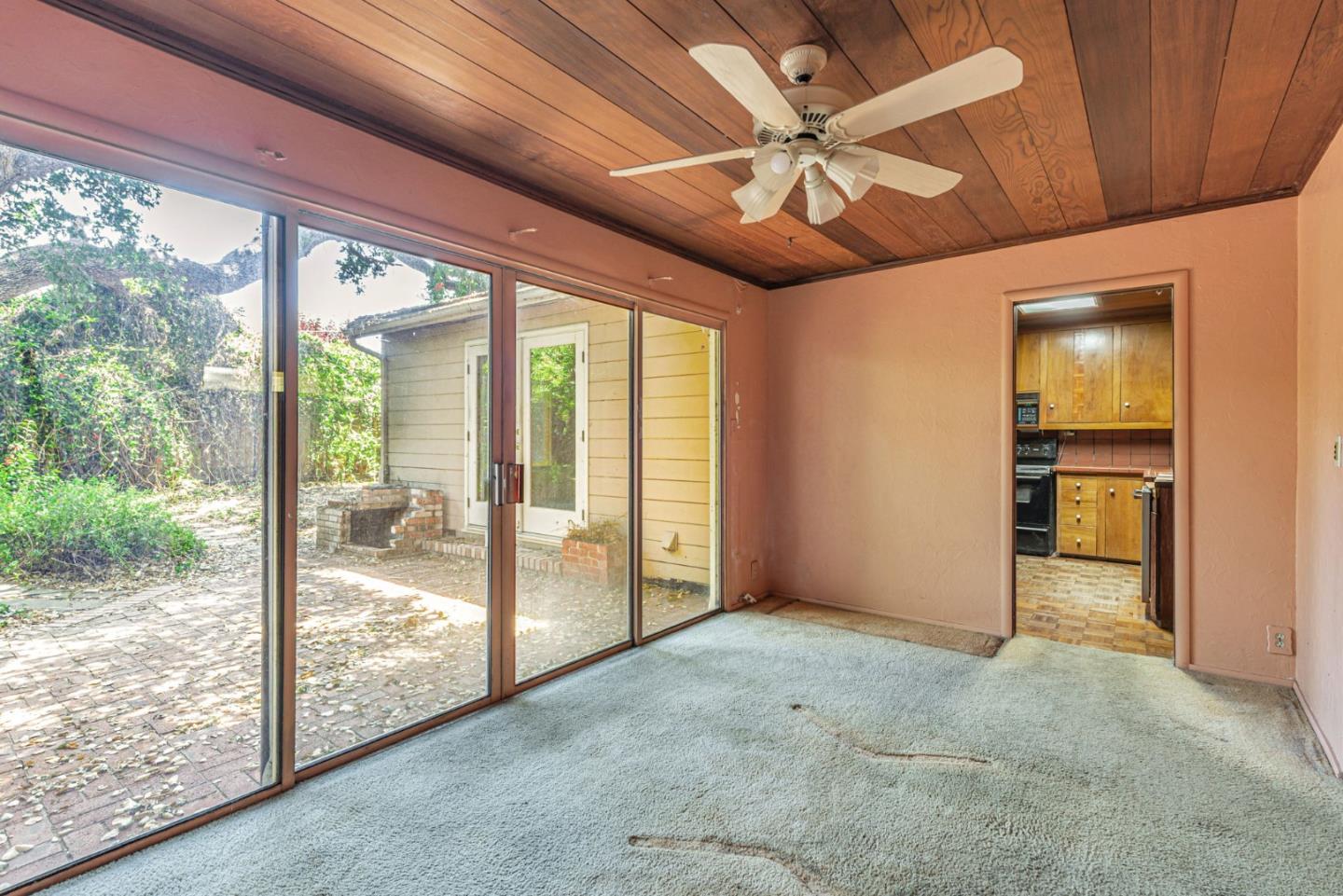 Detail Gallery Image 12 of 19 For 1036 Almanor Ave, Menlo Park,  CA 94025 - 3 Beds | 2 Baths