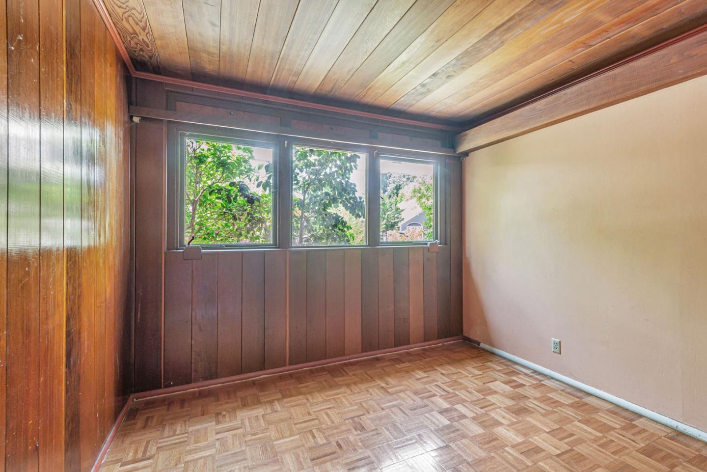 Detail Gallery Image 15 of 19 For 1036 Almanor Ave, Menlo Park,  CA 94025 - 3 Beds | 2 Baths