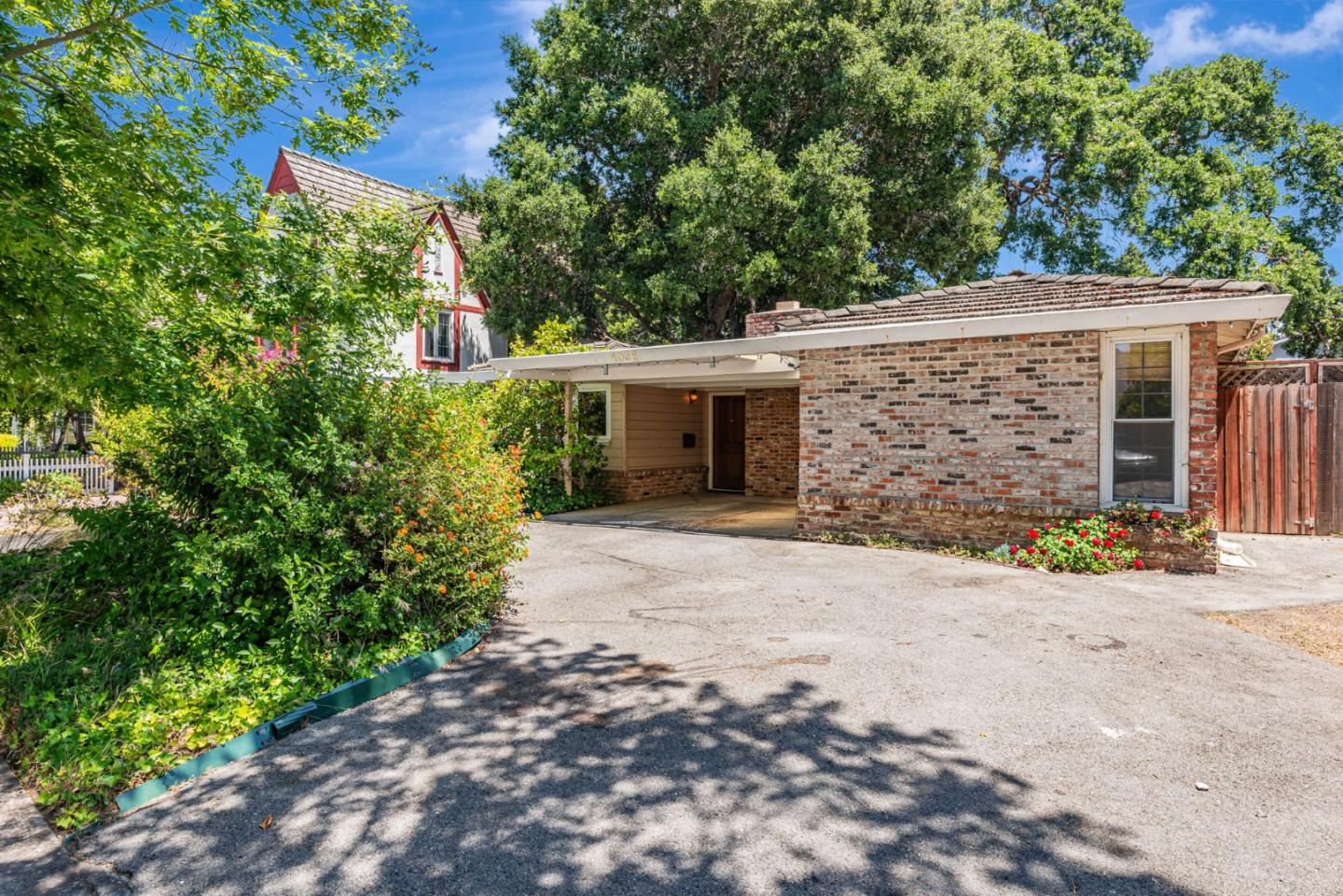 Detail Gallery Image 2 of 19 For 1036 Almanor Ave, Menlo Park,  CA 94025 - 3 Beds | 2 Baths
