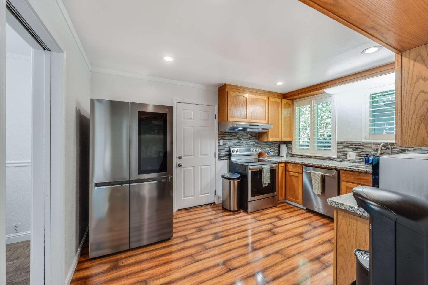 Detail Gallery Image 11 of 31 For 2312 Woodland Ave, San Jose,  CA 95128 - 3 Beds | 1 Baths