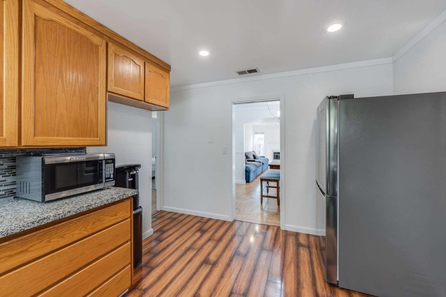 Detail Gallery Image 12 of 31 For 2312 Woodland Ave, San Jose,  CA 95128 - 3 Beds | 1 Baths