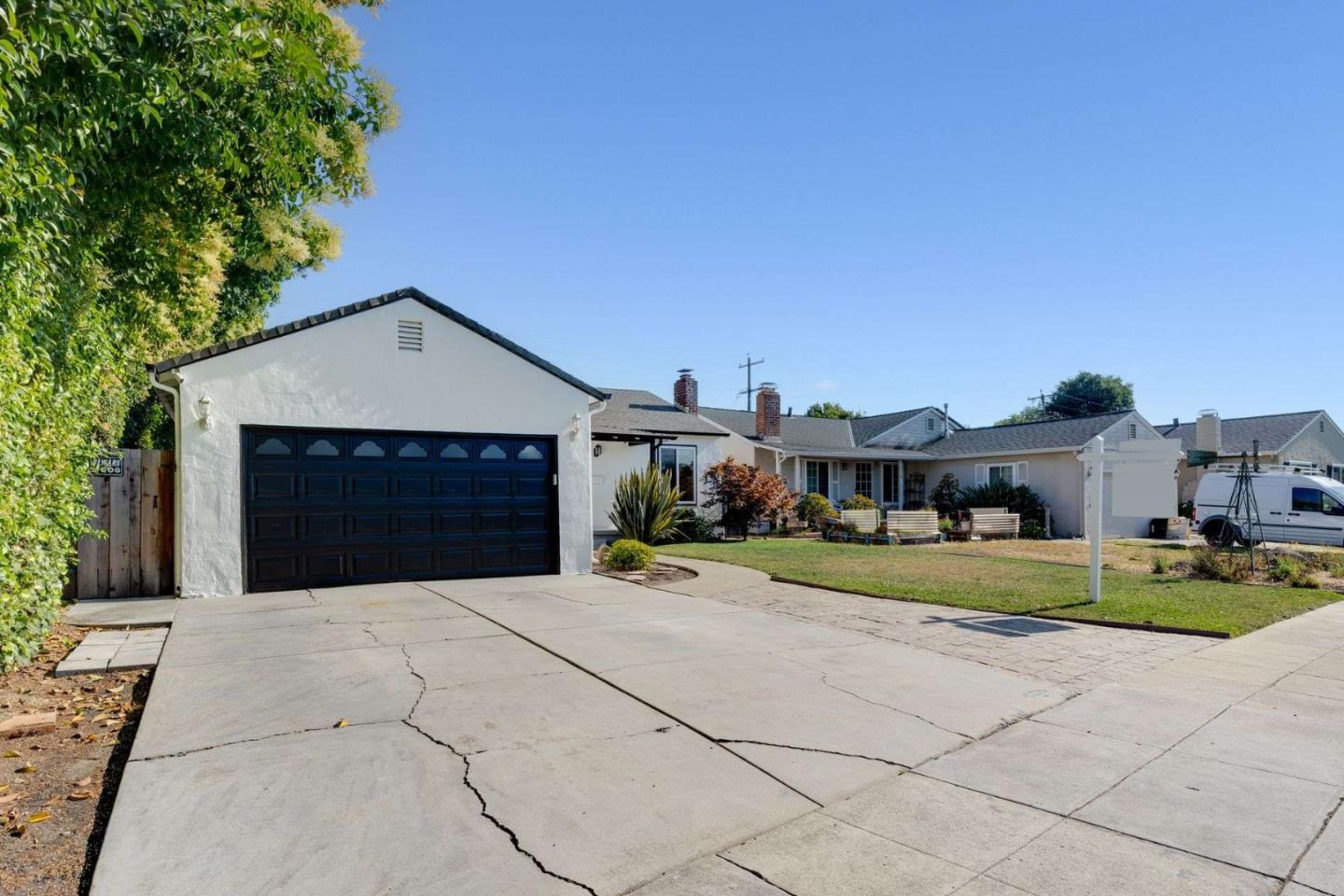 Detail Gallery Image 2 of 31 For 2312 Woodland Ave, San Jose,  CA 95128 - 3 Beds | 1 Baths