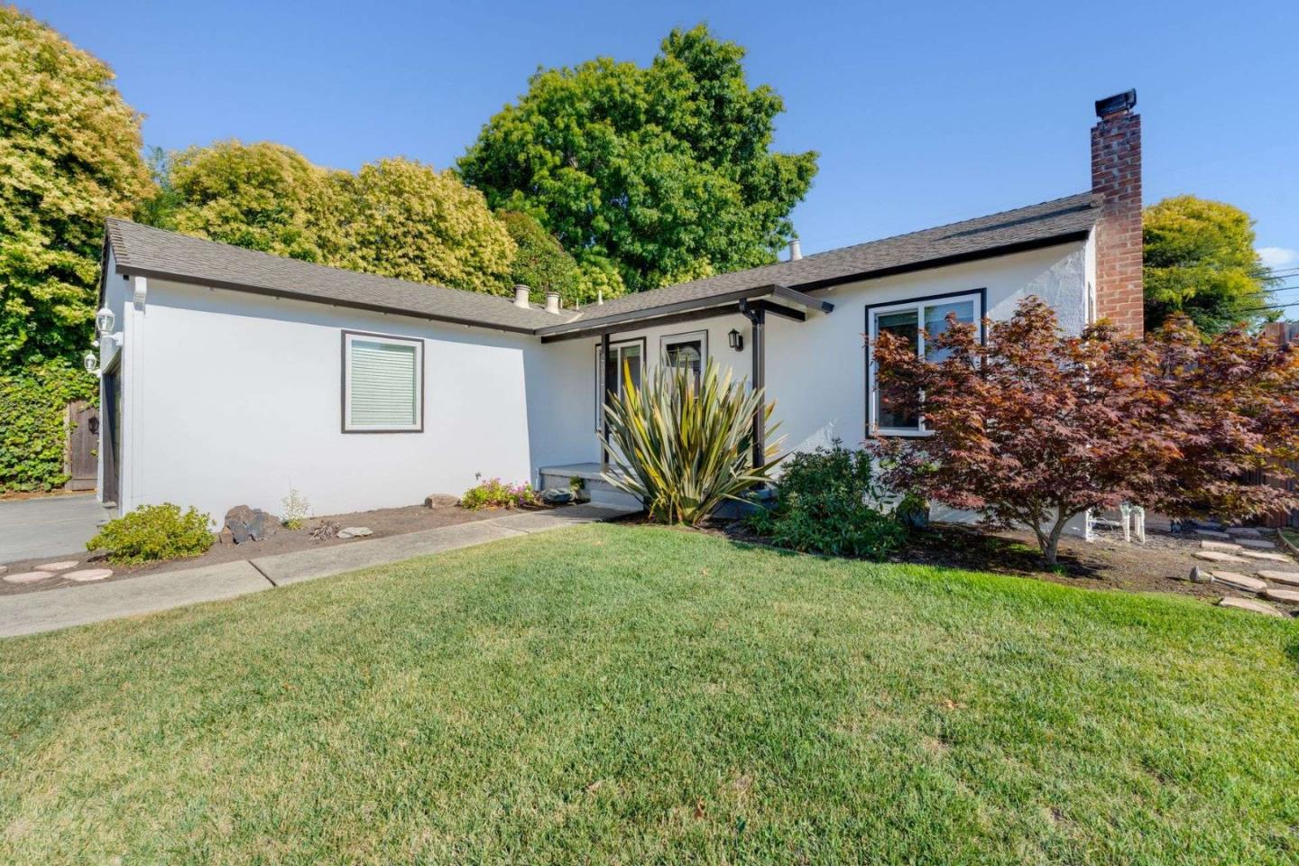 Detail Gallery Image 3 of 31 For 2312 Woodland Ave, San Jose,  CA 95128 - 3 Beds | 1 Baths